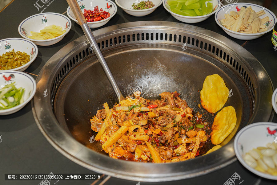 重庆土灶柴火鸡四川美食