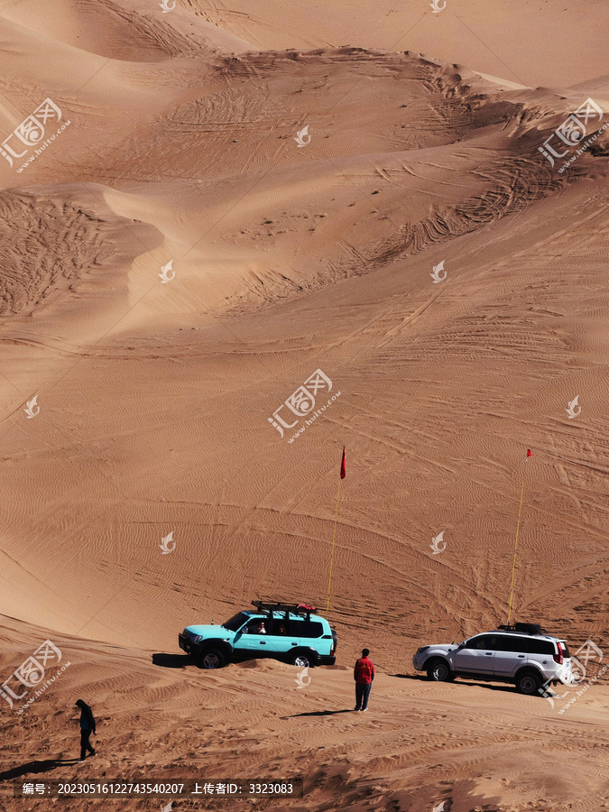 沙漠越野车队