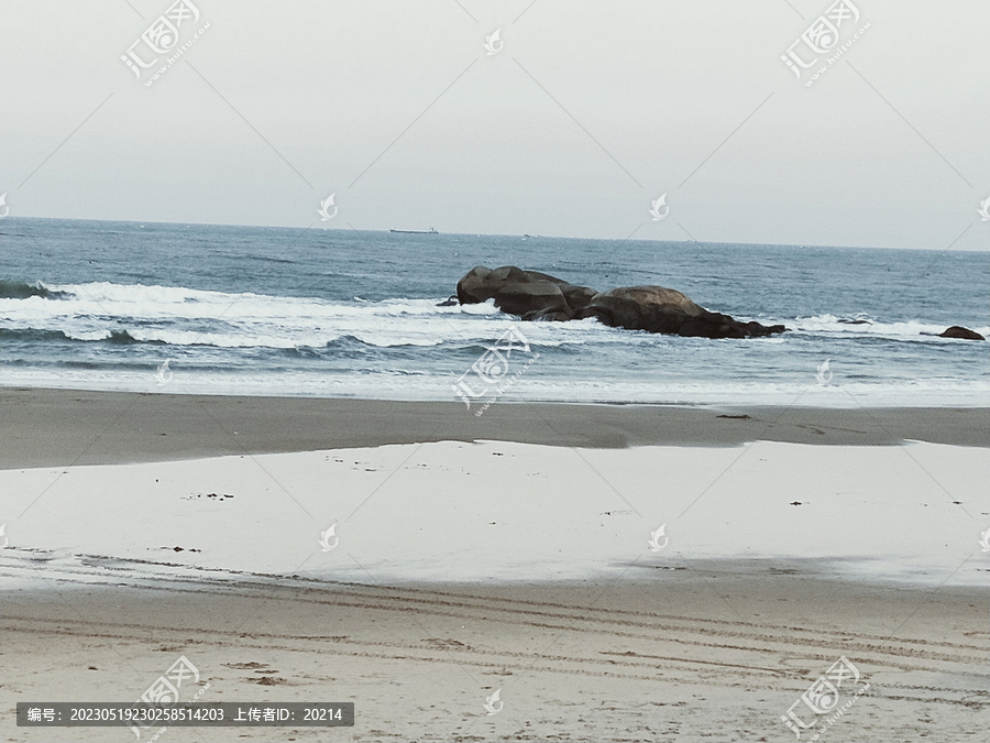 海滩与石头