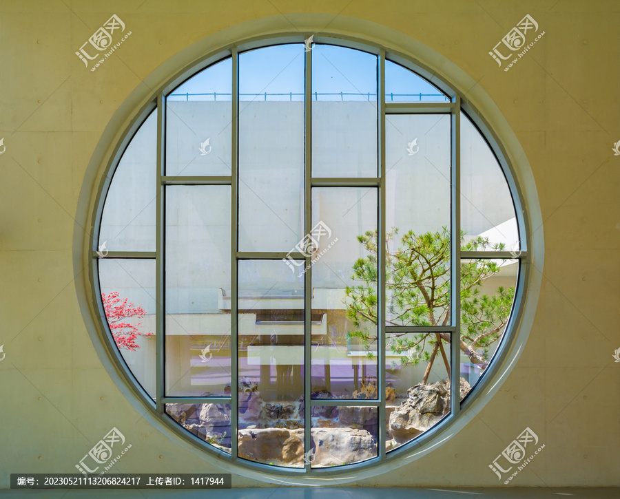 圆形玻璃窗