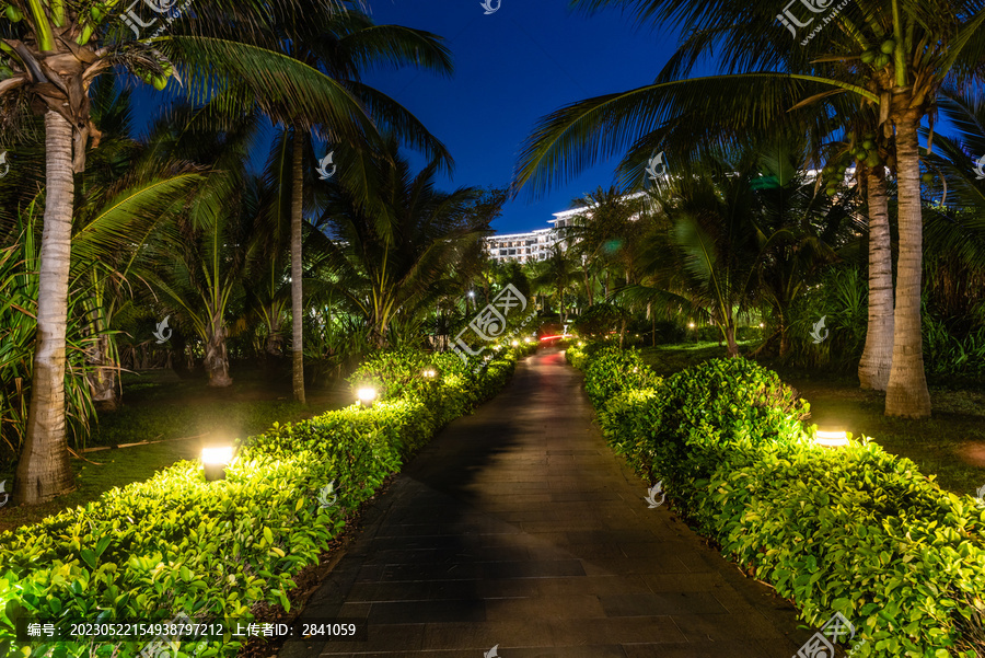 中国三亚酒店园林建筑夜景