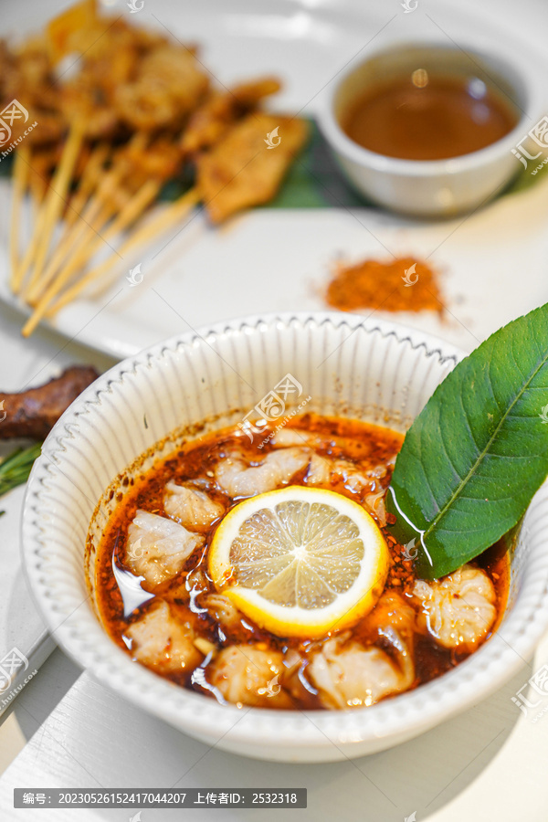 油泼扁食闽南小吃美食