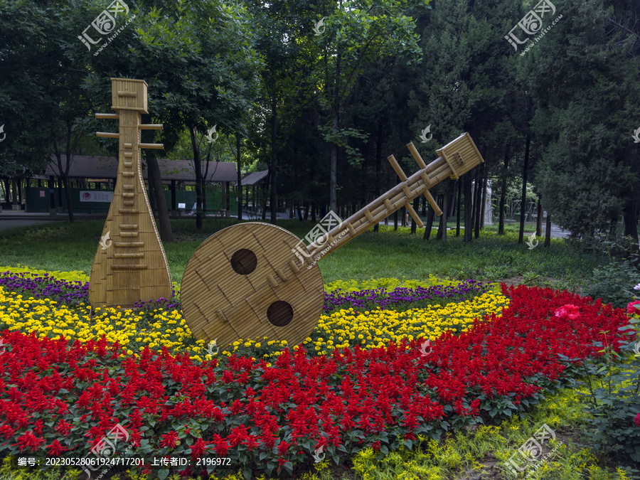 民族乐器雕塑景观图片