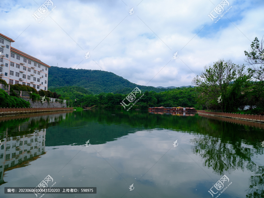 湖北京山美人谷自然风景瀑布