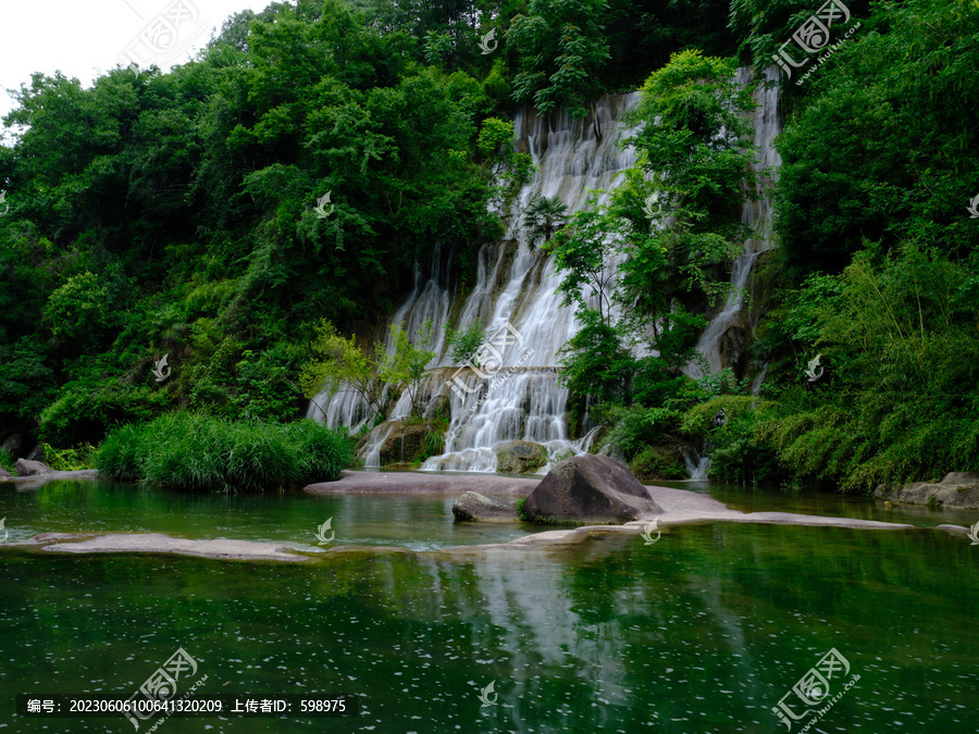 湖北京山美人谷自然风景瀑布