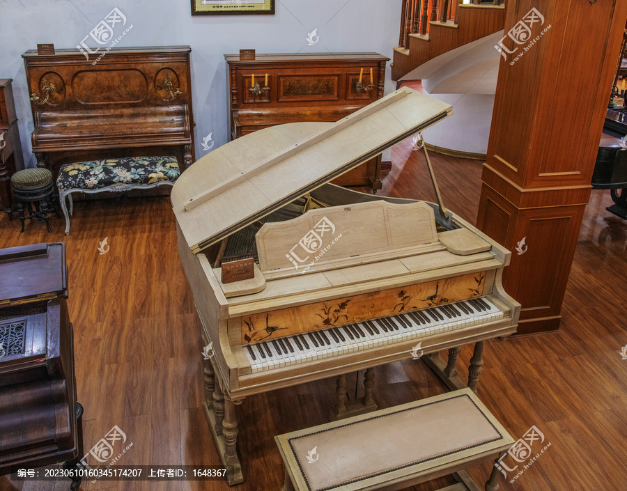 钢琴博物馆斯特劳斯道特钢琴