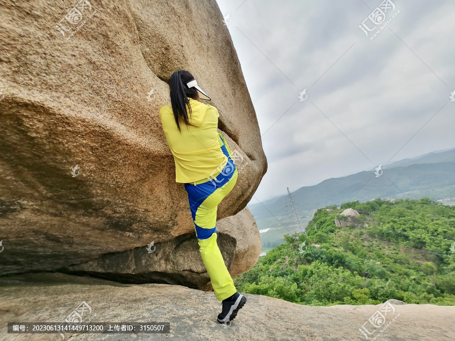攀岩的女人