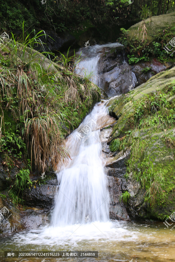 中国池州百丈崖风景区