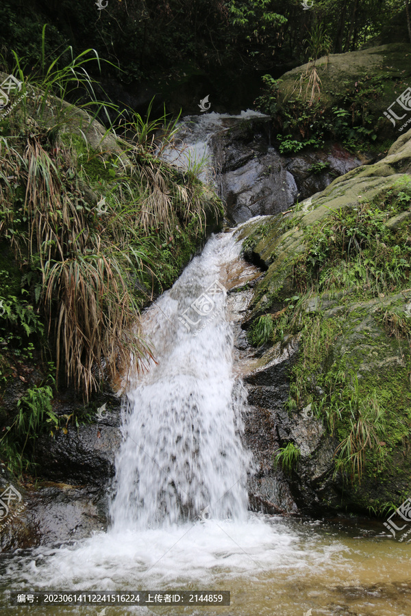 中国池州百丈崖风景区