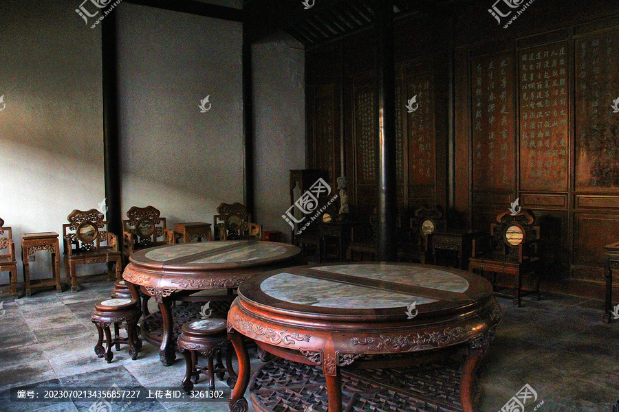 中式房屋布局圆桌