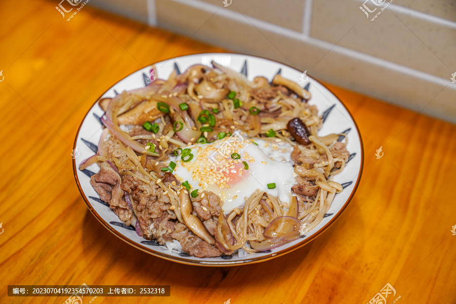 日式肥牛饭定食便当美食