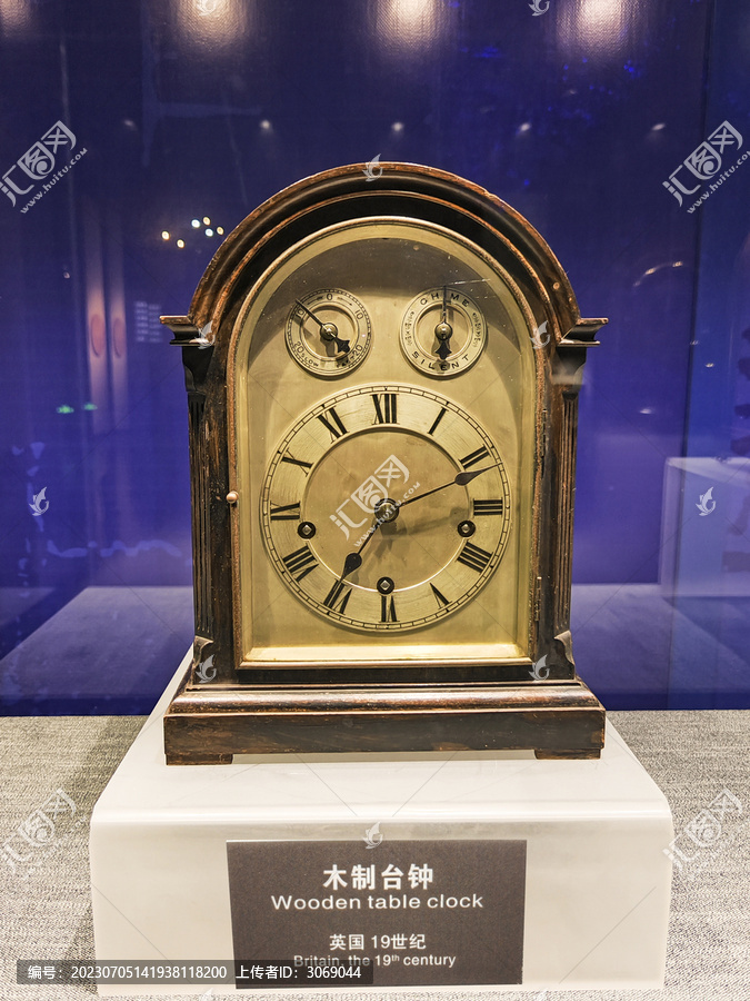 英国19世纪木制台钟