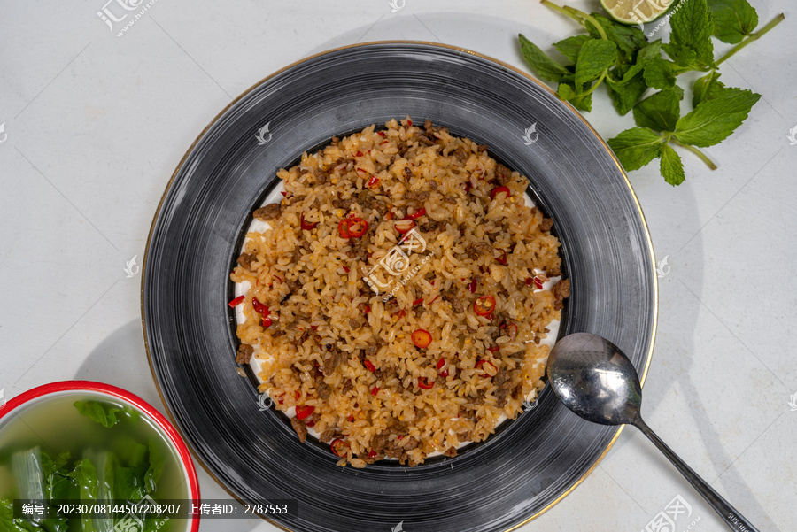 小米辣牛肉炒饭