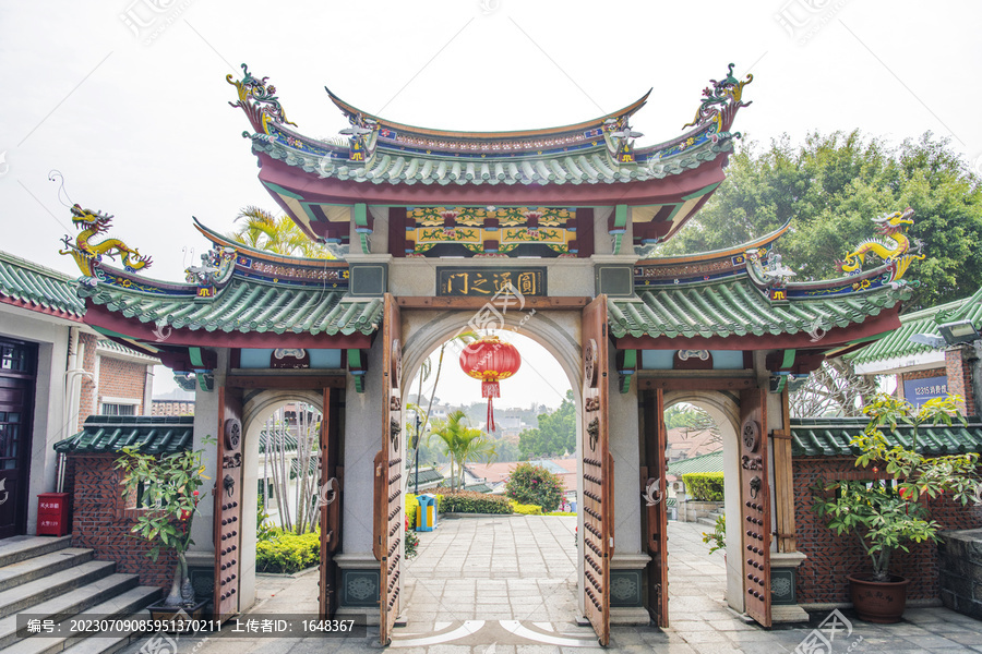 鼓浪屿日光岩寺的圆通之门