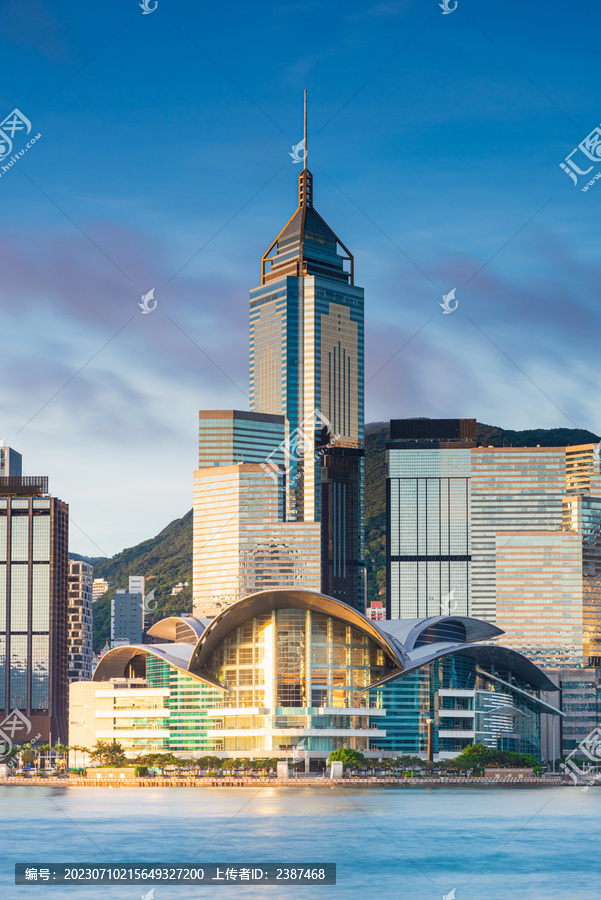 香港会展中心与中环广场大楼
