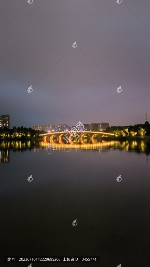 桥的夜景