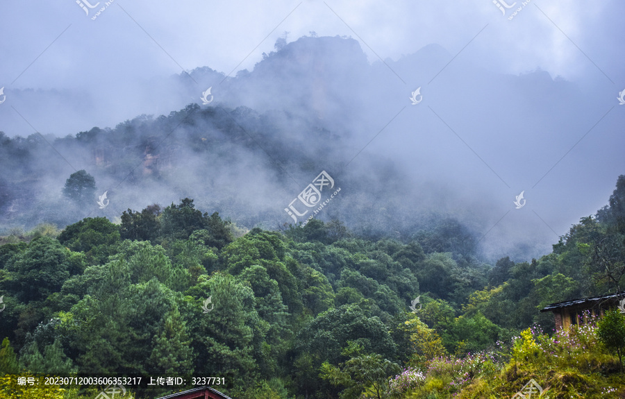 云南丽江老君山风光