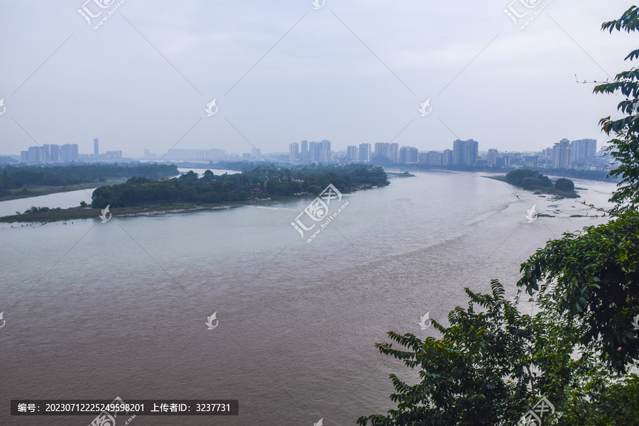 四川乐山岷江一景