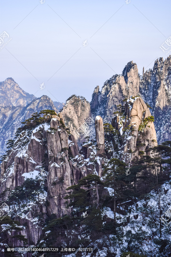 安徽黄山雪后风景