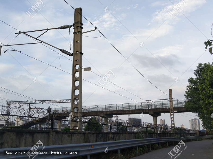 铁道天桥高架桥跨铁路桥线路