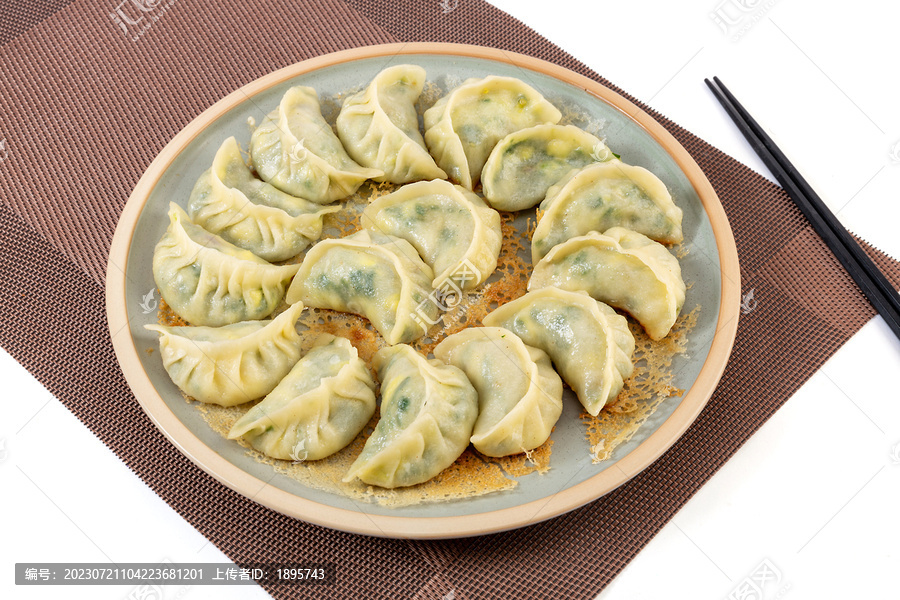 冰花煎饺冰花锅贴