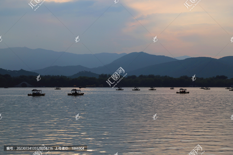 颐和园昆明湖景色