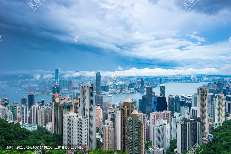 中国香港雨后天空平流云风景