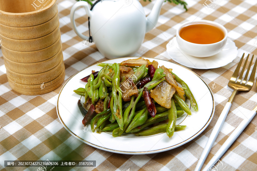 五花肉炒四季豆