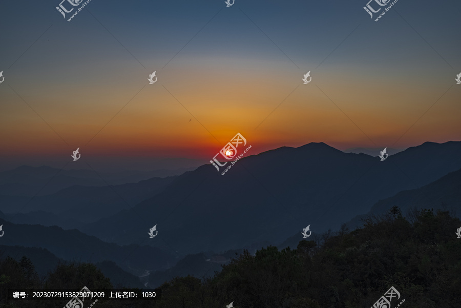 远山风景大山山脉