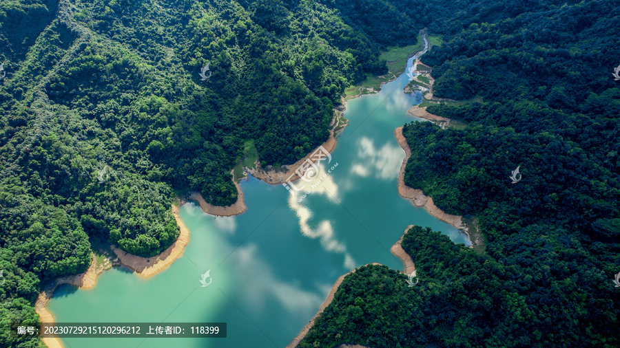 山间水库森林青山绿水