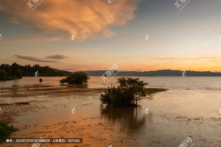 昆明滇池日落晚霞湖泊美景