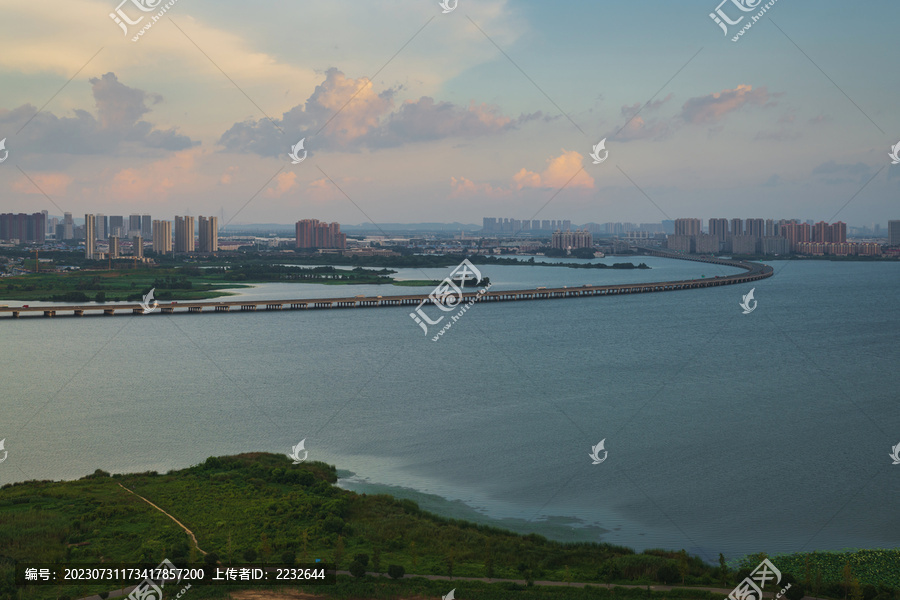 日落时分后官湖风景