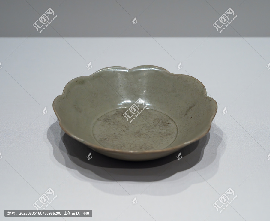唐代越窑秘色瓷葵口碗
