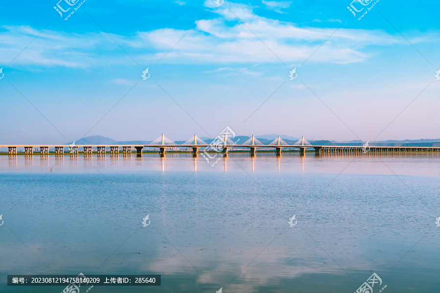 乌海湖大桥风光