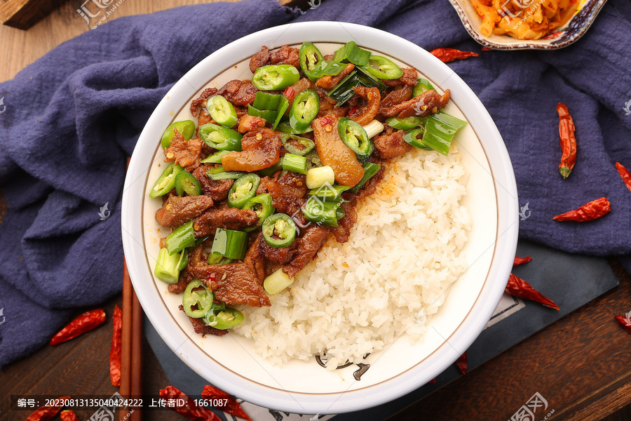 青椒回锅肉盖码饭