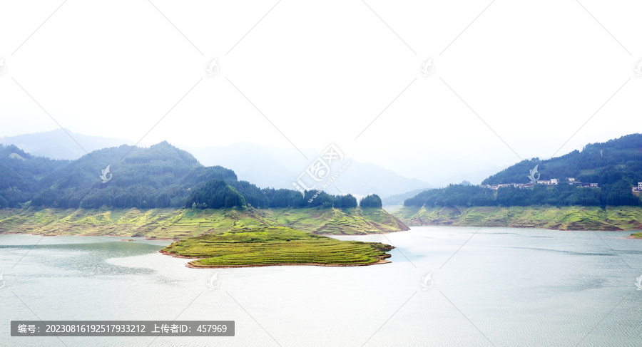 高山湖泊自然风光