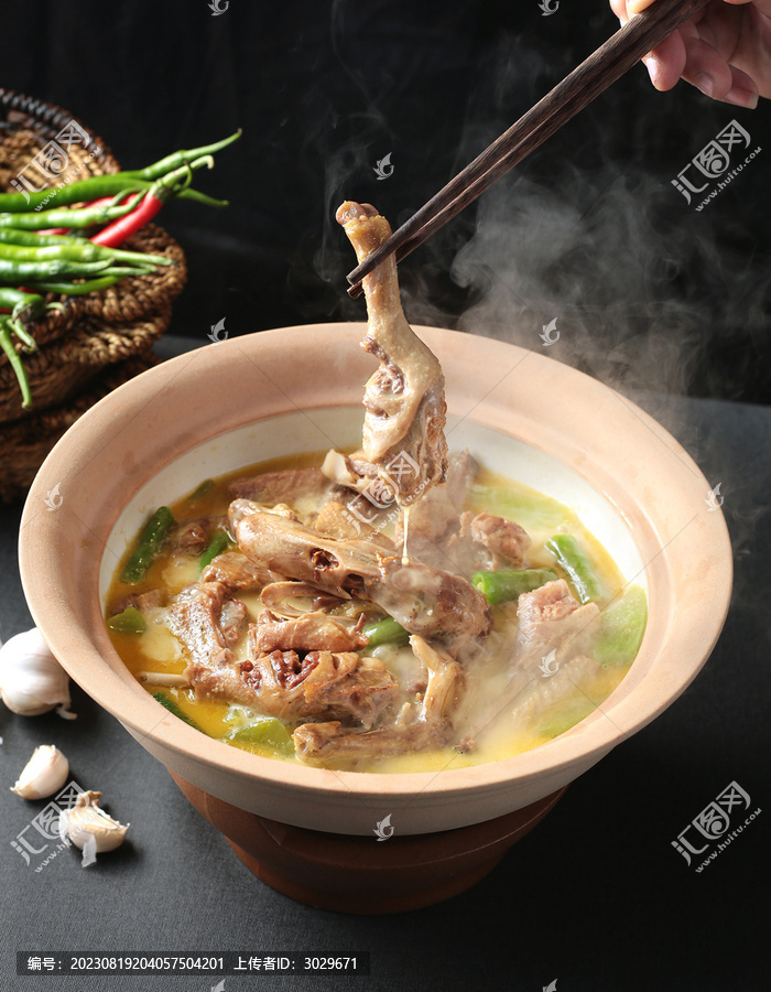 青椒谷鸭