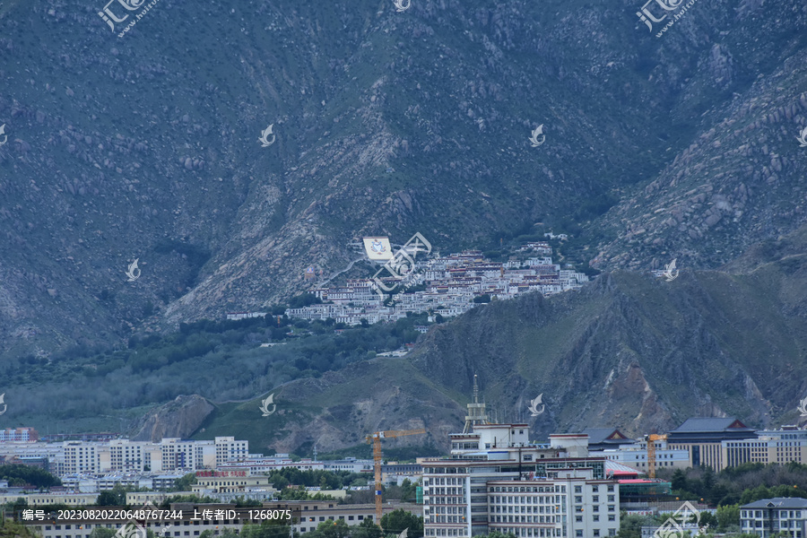 西藏拉萨布达拉宫宗教圣地