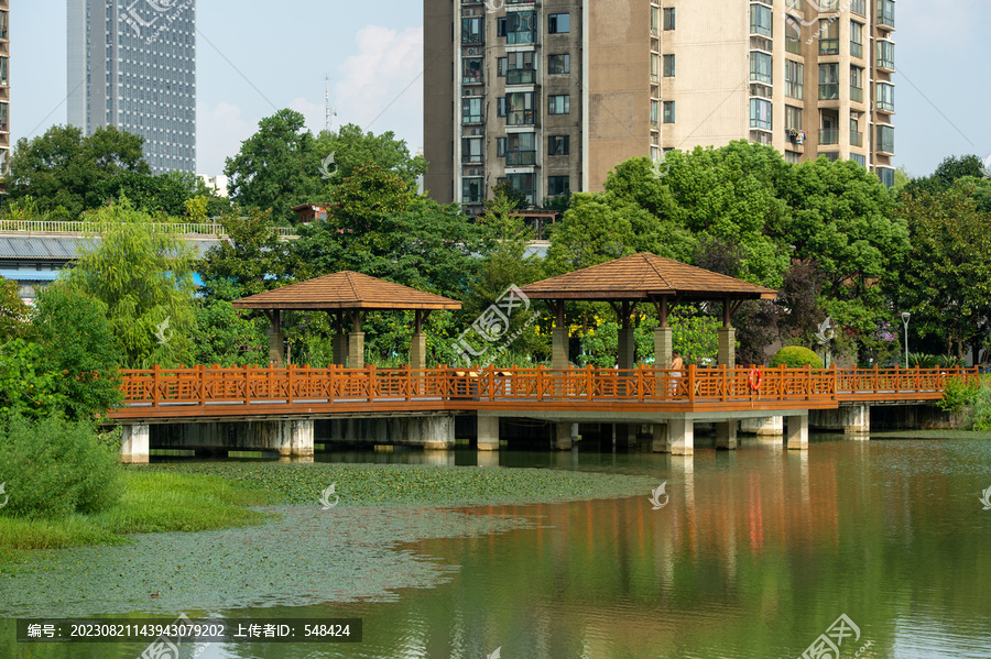 长沙市月湖公园亭台水榭