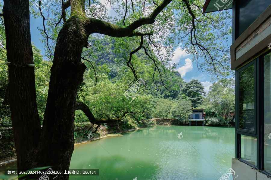 仙景般的湖景房