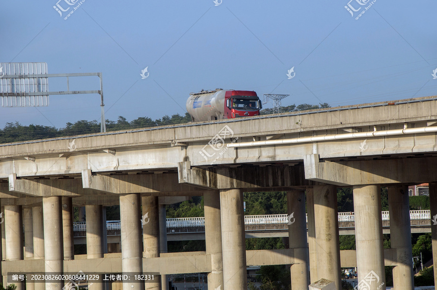 物流油罐车