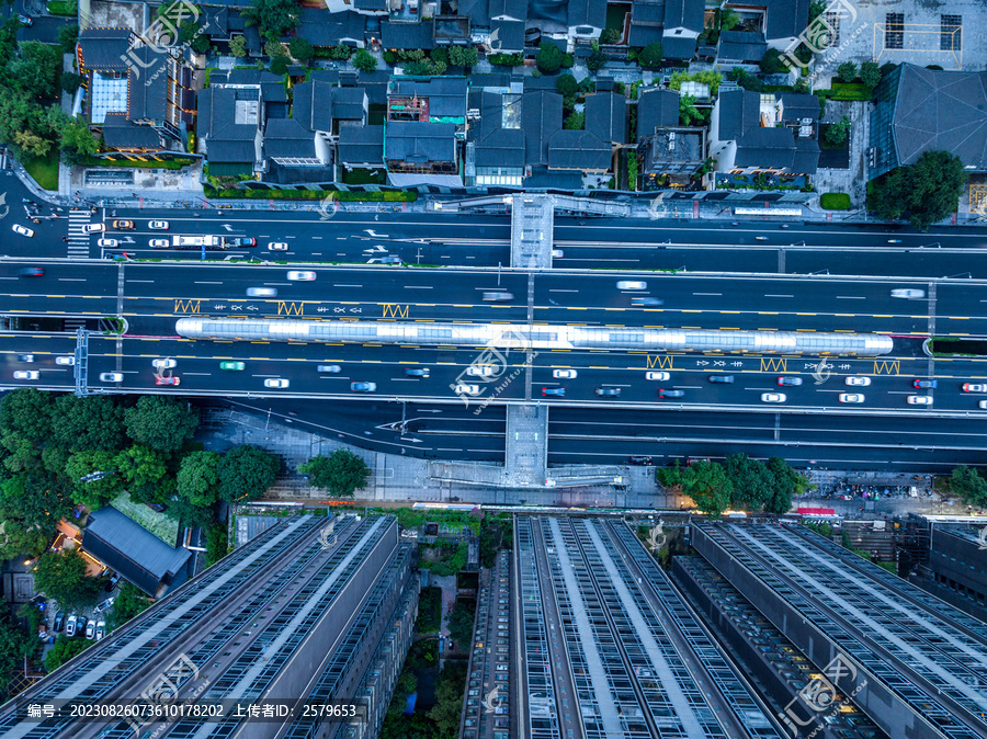 城市高楼公交站城市道路