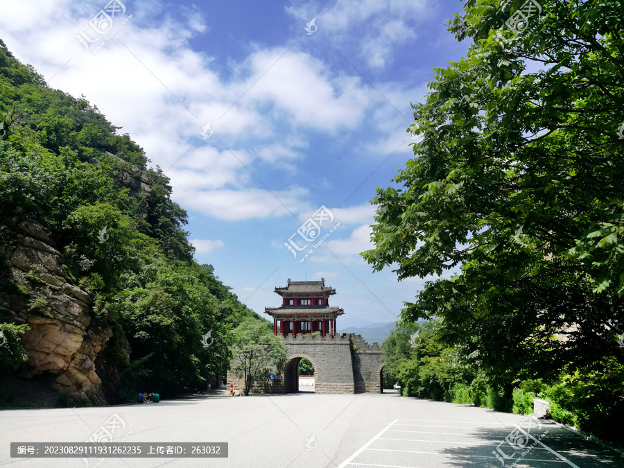 凤凰山山荫城城门