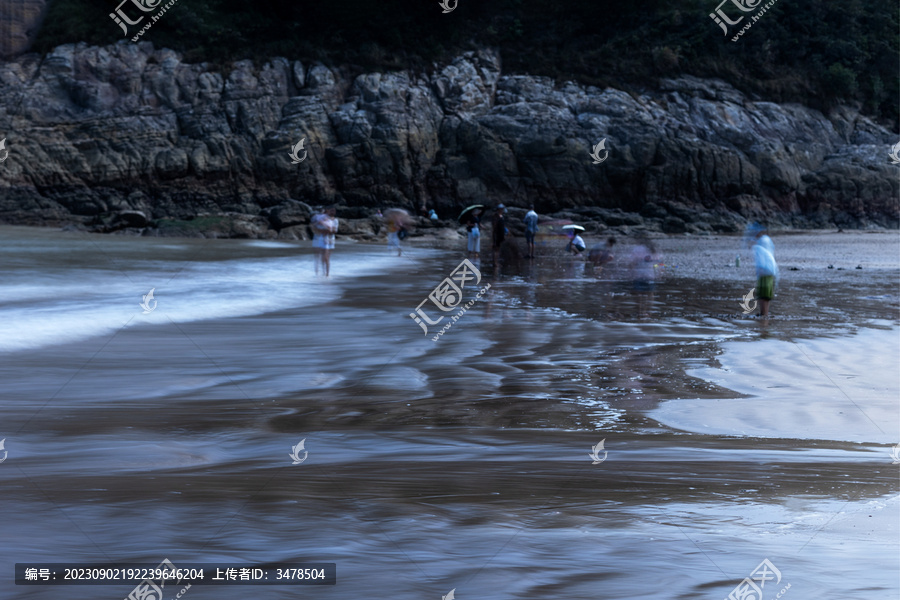 夏日象山海滩