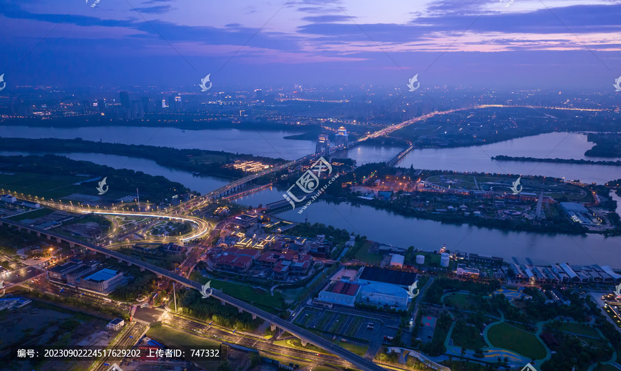 七河八岛华灯初上夜景2