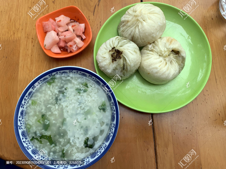 早餐包子小米粥