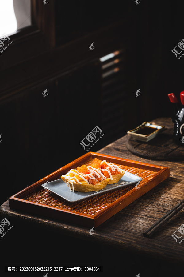 日本小木屋里的水果意式面包