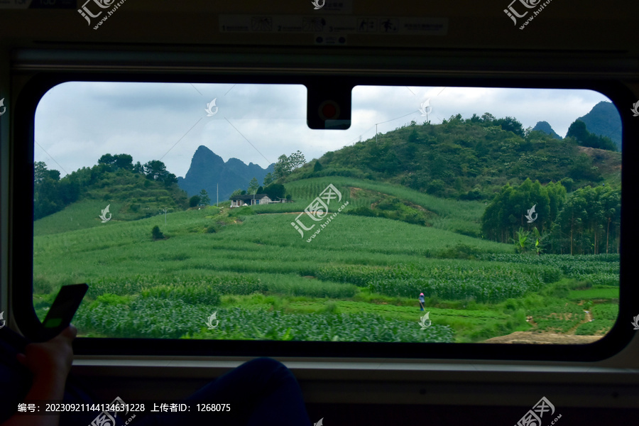 广西高铁车窗外的风景