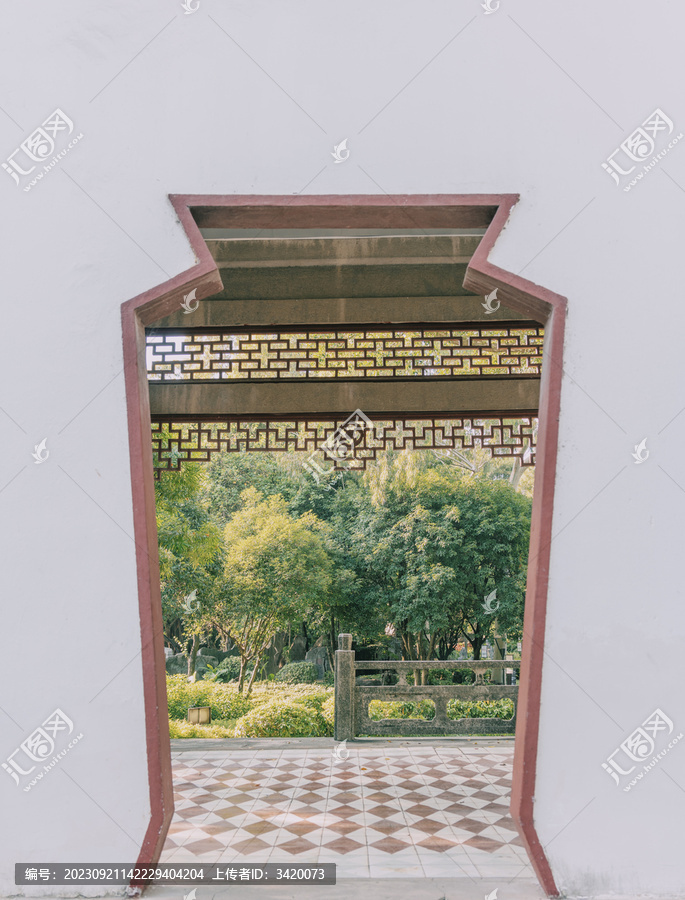 中国广西柳州柳侯公园壶型的门