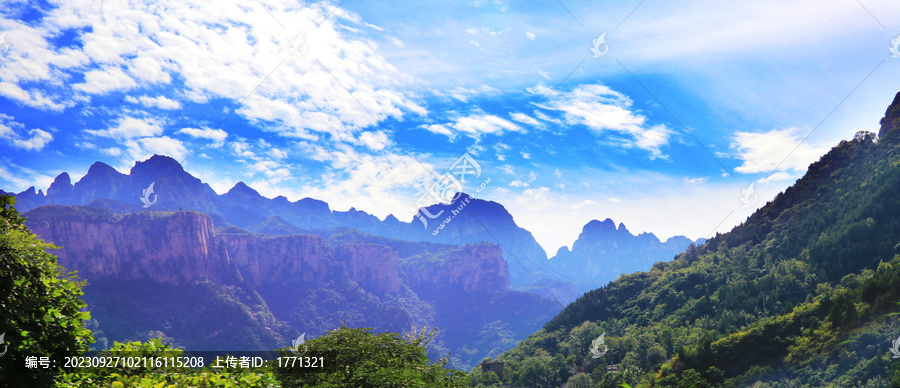 蓝天白云青山风景